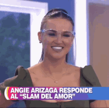 Angie Arizaga GIF