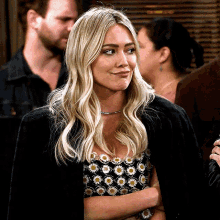 Hilary Duff Sophie Tompkins GIF - Hilary Duff Sophie Tompkins How I Met Your Father GIFs