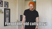 Broden Kelly Aunty Donna GIF - Broden Kelly Aunty Donna Scissors GIFs