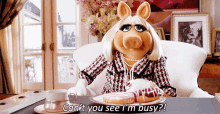 The Muppets Miss Piggy GIF - The Muppets Miss Piggy Busy GIFs