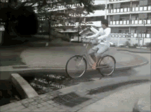 水溜り　puddle GIF - Biking GIFs