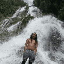 Waterfalls Selfie GIF - Waterfalls Selfie Buda GIFs