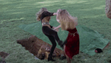 Tammy And The T Rex Helga GIF - Tammy And The T Rex Helga Fight GIFs