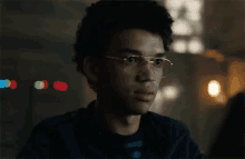 look serious glance justice smith jurassic world2