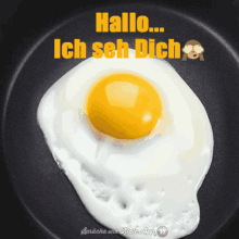 Hallo Ich Seh Dich GIF - Hallo Ich Seh Dich Egg GIFs