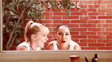 Glee Brittana GIF - Glee Brittana Spying GIFs