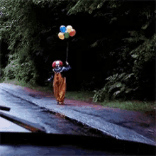 clown street esso pennywise creepy
