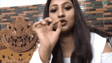 make up tutorial explaining make up guru look gorgeous vartika