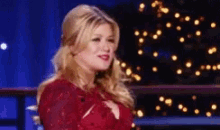 Kelly Clarkson Laugh GIF - Kelly Clarkson Laugh Weird GIFs