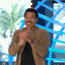 Clapping Lionel Richie GIF - Clapping Lionel Richie Idols Global GIFs
