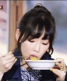 taeyeon slurp eating noodles ramen