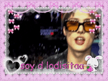 a picture of a man wearing sunglasses with the words soy d lodisitaa