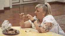 Eating Devouring Food GIF - Eating Devouring Food GIFs