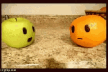 Elias Test Orange Apple Orange GIF - Elias Test Orange Apple Orange Apple GIFs