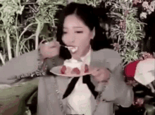 Hyunjin Loona GIF - Hyunjin Loona Eating GIFs