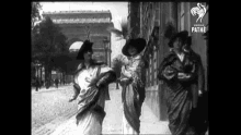 La Belle Epoque Paris GIF - La Belle Epoque Paris 1910 GIFs
