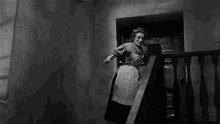 Running Away Jenny Hall GIF - Running Away Jenny Hall The Invisible Man GIFs