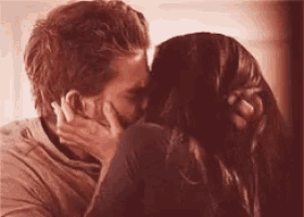 Delena kiss (gif made by moi) :)