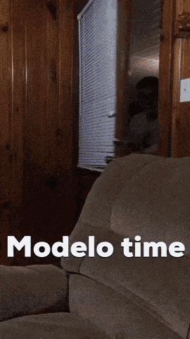 Modelo Time Jason GIF - Modelo Time Jason Beer - Discover & Share GIFs