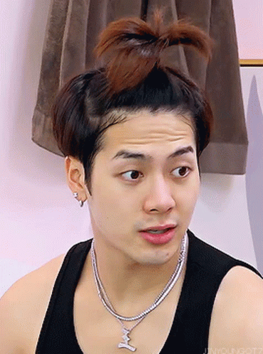 V Report Watch what happened when GOT7 Jackson turned up in Milan