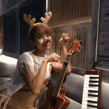 となかい　トナカイ　クリスマス　冬　メリクリ　コスプレ　12月 GIF - Reindeer Japanese GIFs