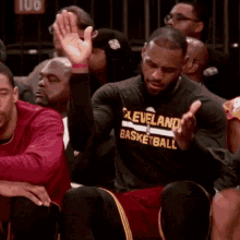 Lebron James Clapping GIF - Lebron James Clapping Applause GIFs