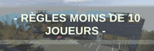 a sign that says rules moins de 10 joueurs in front of a building