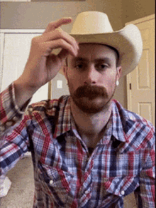 Hat Tilt Dd Hat GIF - Hat Tilt Dd Hat Cowboy GIFs
