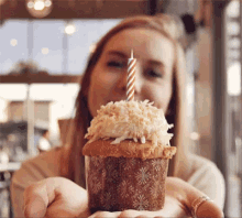 Cake Cup Cake GIF - Cake Cup Cake Birthday GIFs