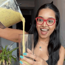Pouring Chef Priyanka GIF - Pouring Chef Priyanka Juice GIFs