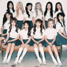Loona Jail GIF - Loona Jail Cell GIFs