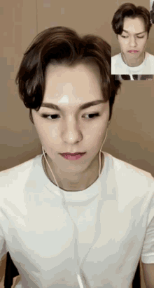 Vernon Vernon Seventeen GIF - Vernon Vernon Seventeen Vernon Hold Up GIFs