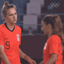 Comforting Each Other Danielle Van De Donk GIF - Comforting Each Other Danielle Van De Donk Vivianne Miedema GIFs