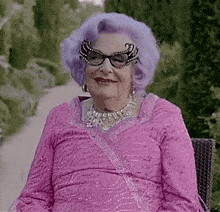 Celebrity-dame-edna Comedian-barry-humphries GIF