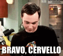Sheldon Cooper Big Bang Theory Bravo Cervello Intelligente Saggio Bravissimo Complimenti GIF