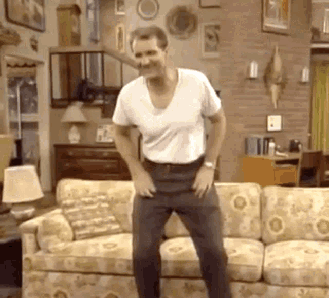 Sitting On Couch Al Bundy GIF - Sitting On Couch Al Bundy Married With Children GIFs