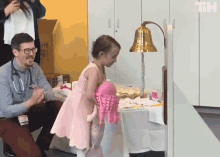 Bow Clapping GIF - Bow Clapping Little Girl GIFs