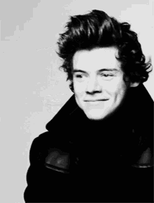 Harry Styles Stare GIF - Harry Styles Stare Cute GIFs