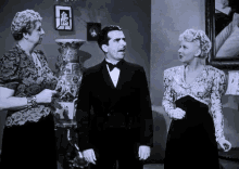 The Three Stooges The Pie GIF - The Three Stooges The Pie GIFs