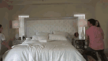 Throw Bed GIF - Throw Bed Bonding GIFs
