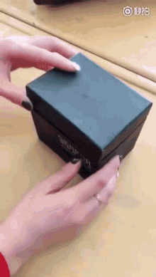 Open Box Ring GIF - Open Box Ring Unboxing GIFs