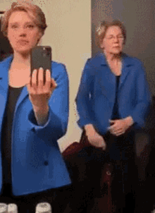 Elizabeth Warren Dance GIF - Elizabeth Warren Dance Mirror Dance GIFs