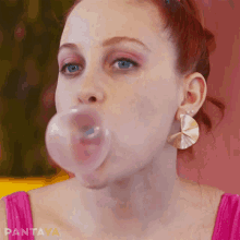 Soplando Burbujas Isabel GIF - Soplando Burbujas Isabel Natasha Dupeyron GIFs