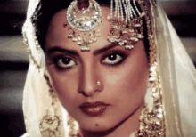 Rekha Serious GIF - Rekha Serious Bollywood GIFs