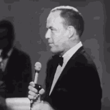 Snap Fingers Frank Sinatra GIF - Snap Fingers Frank Sinatra Fly Me To The Moon Song GIFs
