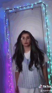 Geenelly GIF