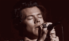 Harry Styles Sing GIF - Harry Styles Sing Hot GIFs