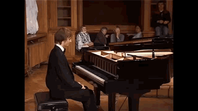 Lucas Le Pianiste Litz - Discover & Share GIFs