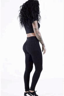Sustainable Gym Wear Eco Friendly Leggings For Women GIF - Sustainable Gym Wear Eco Friendly Leggings For Women GIFs