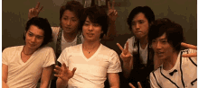 Arashi Peace Out GIF - Arashi Peace Out Smile GIFs